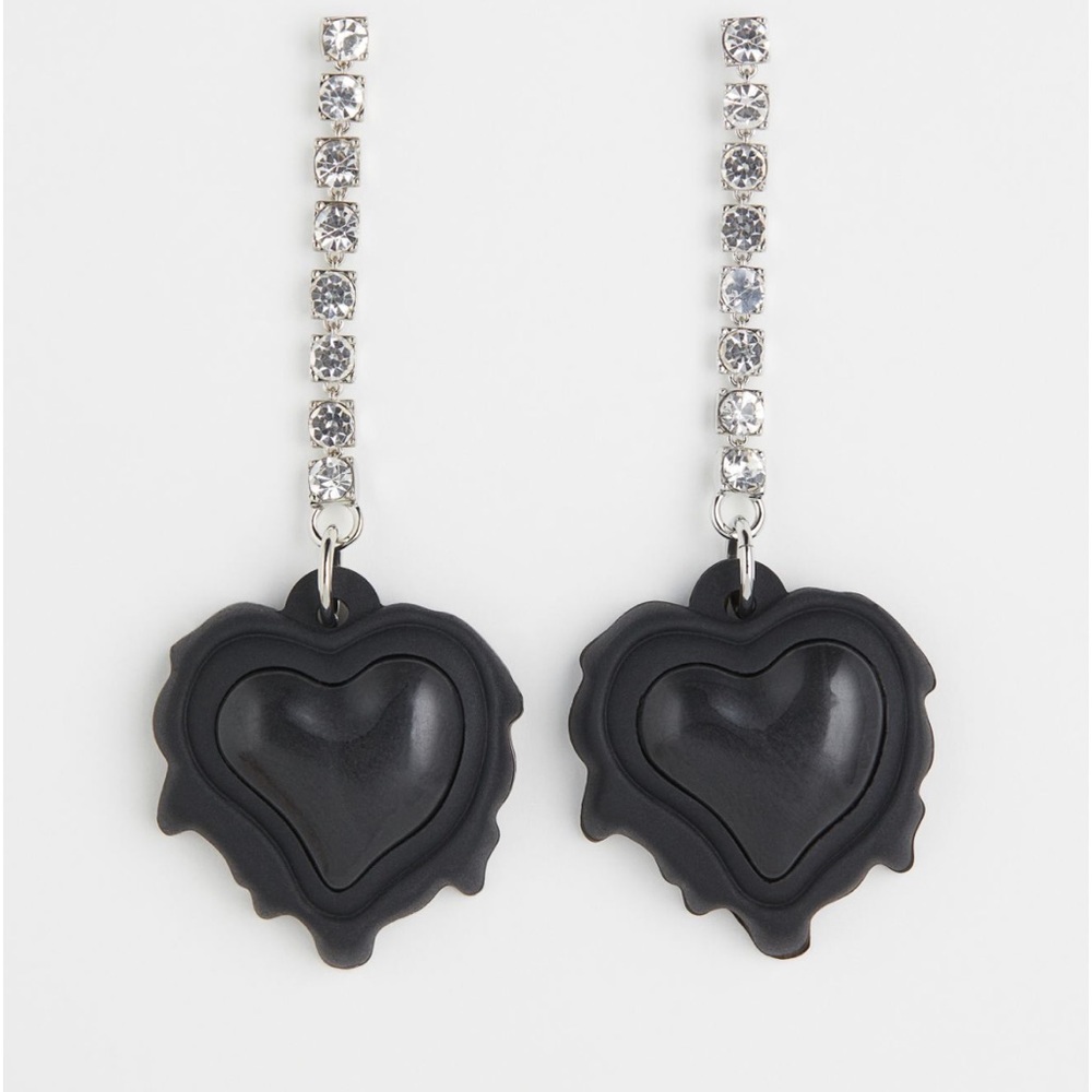 H&M collaboration Heart earrings innovation cherish waist story